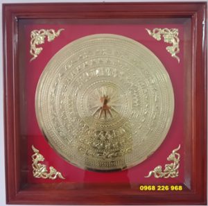 Uy tín – Chất lượng
 	Siêu bền siêu đẹp theo thời gian
 	Nguyên liệu đồng cao cấp
 	Trạm khắc thủ công – tinh xảo
 	Kích thước 70-70
 	Luôn có ưu đãi cho khách hàng
 	Tư vấn 24/7